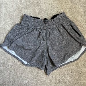 Lululemon tracker short 4”